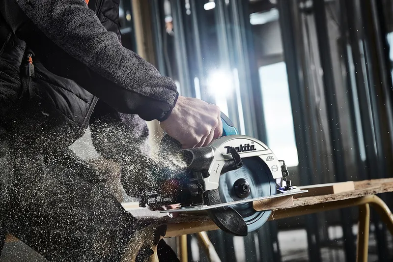 Akumuliatorinis diskinis pjūklas MAKITA DHS660Z